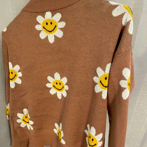 Cardigan, never worn, cozy,brown, flowers - Picture 2 of 5